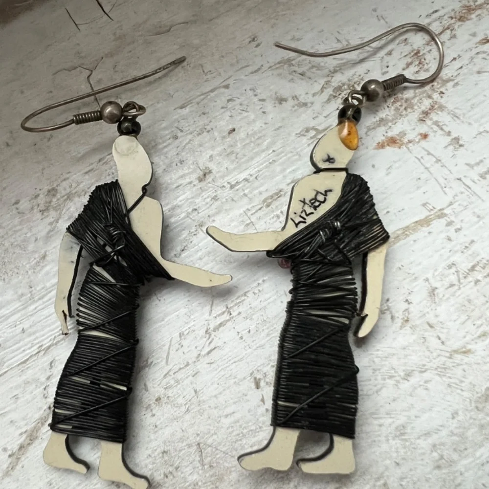 *Rare Find* LizTech Vintage Hand Crafted Standing Egyptian Earrings (1987) - Picture 2 of 4